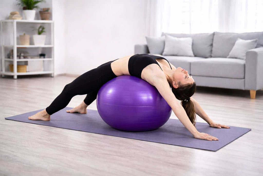 Piłka fitness do ćwiczeń – do domu i siłowni